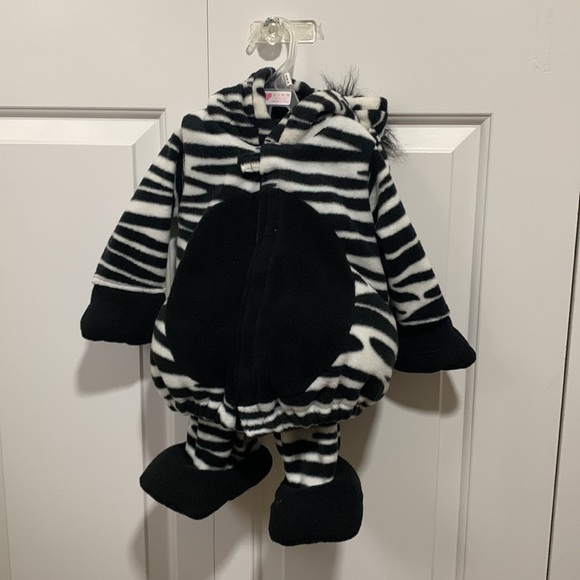 Zebra Costume 6-12 month Old Navy Halloween - Picture 2 of 7